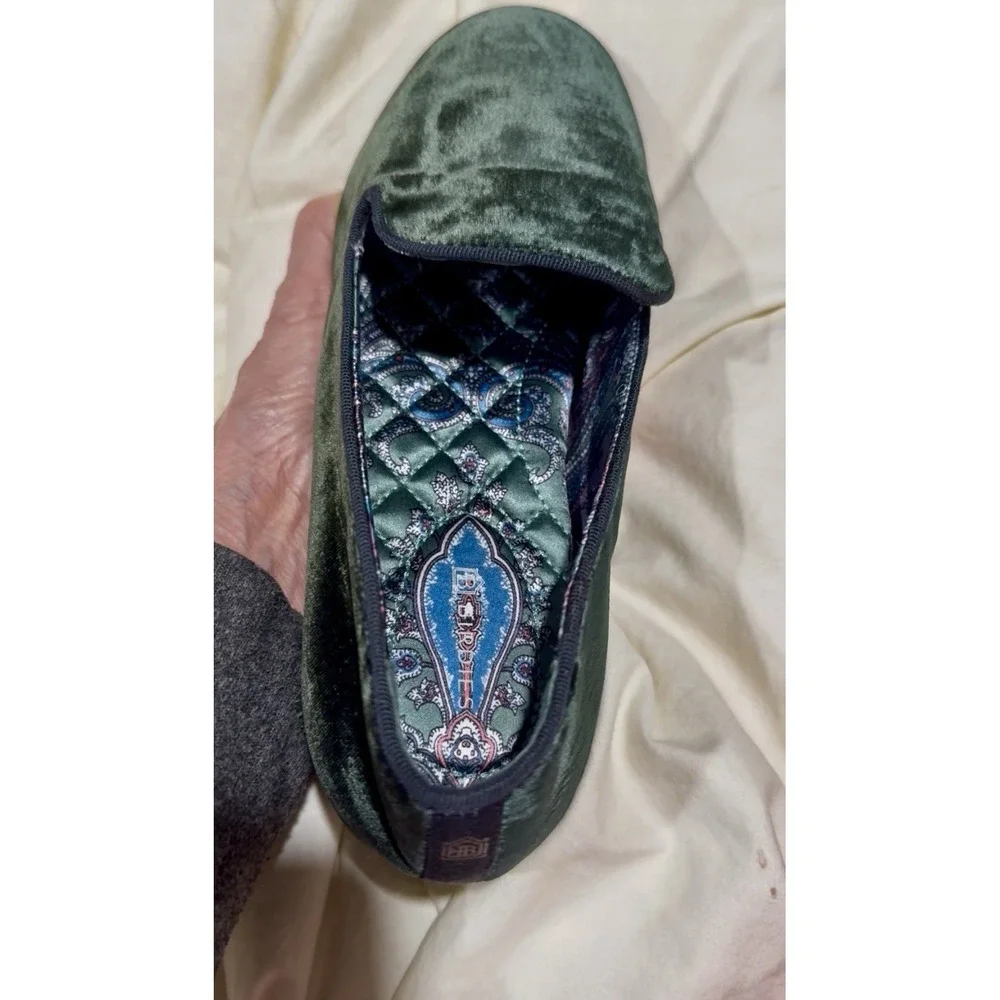 Birdies starling Green velvet  flats slip on loafer Size 7.5